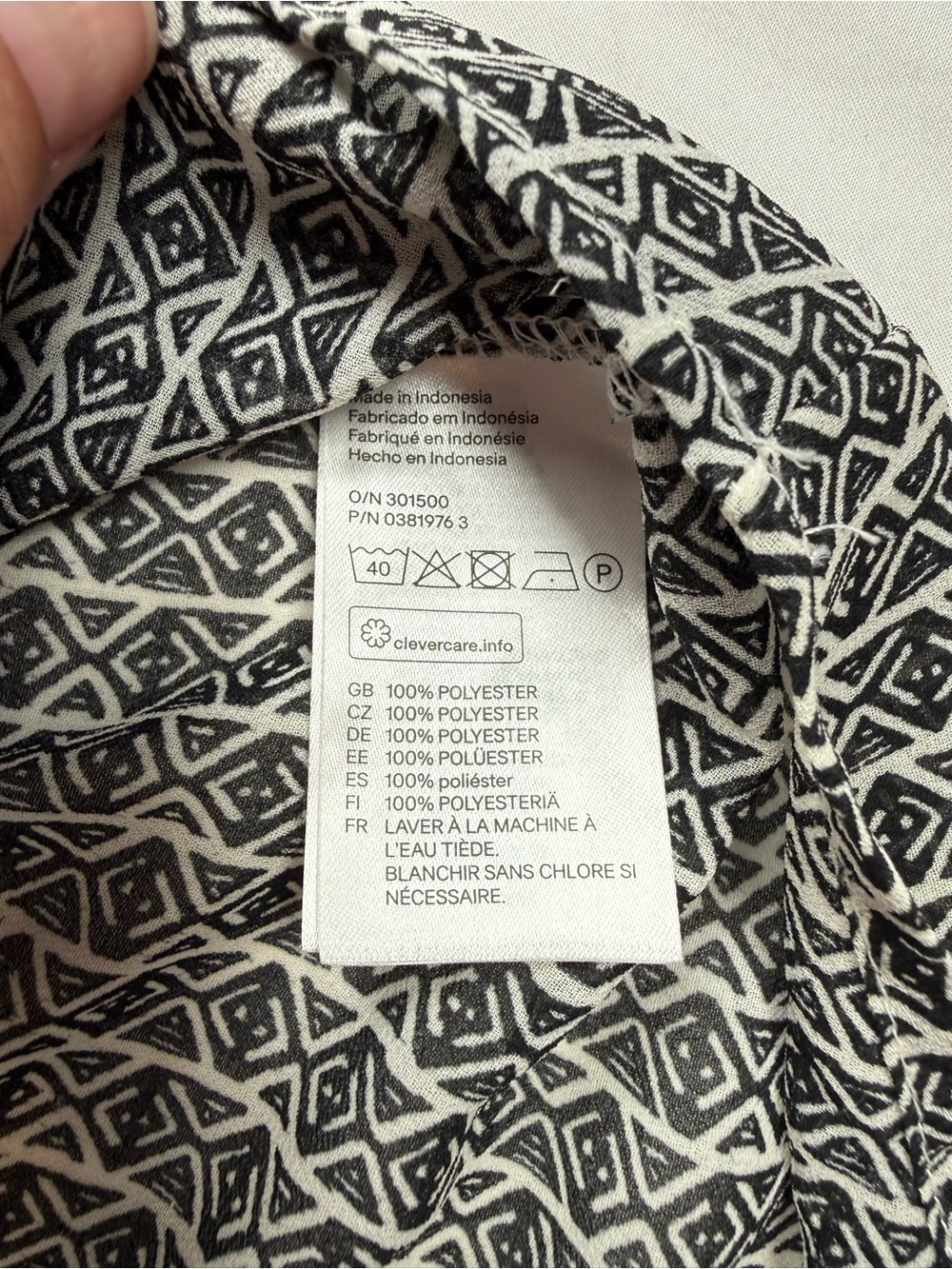 H&M Black & White Sleeveless Henley Print Tank - Picture 5 of 5
